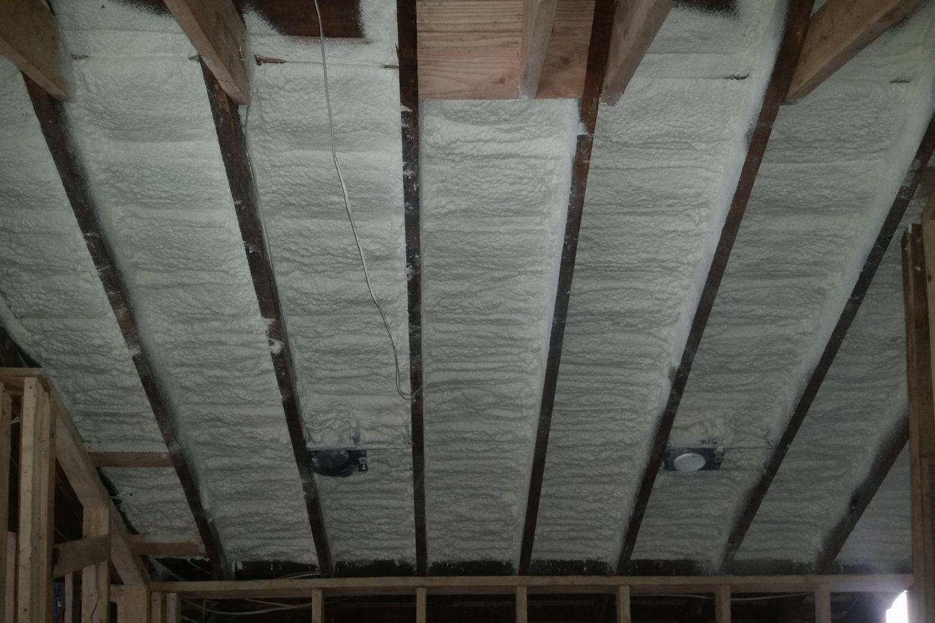 Closed-cell foam insulation
